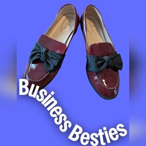 Bandolino cranberry bow tie loafers, size 9 1/2W, perfect for business or casual